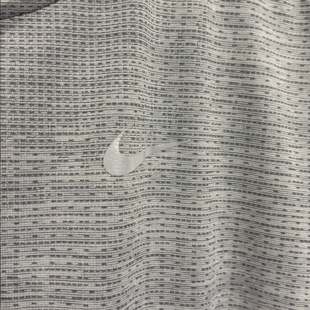 Nike Running T shirt - Picture 7 of 11